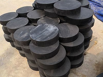 天柱县板式橡胶支座由若干层橡胶片与薄钢板经加压硫化